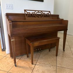 FREE piano In Porterville 