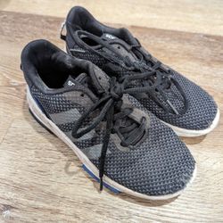 Adidas boys shoes sz 1