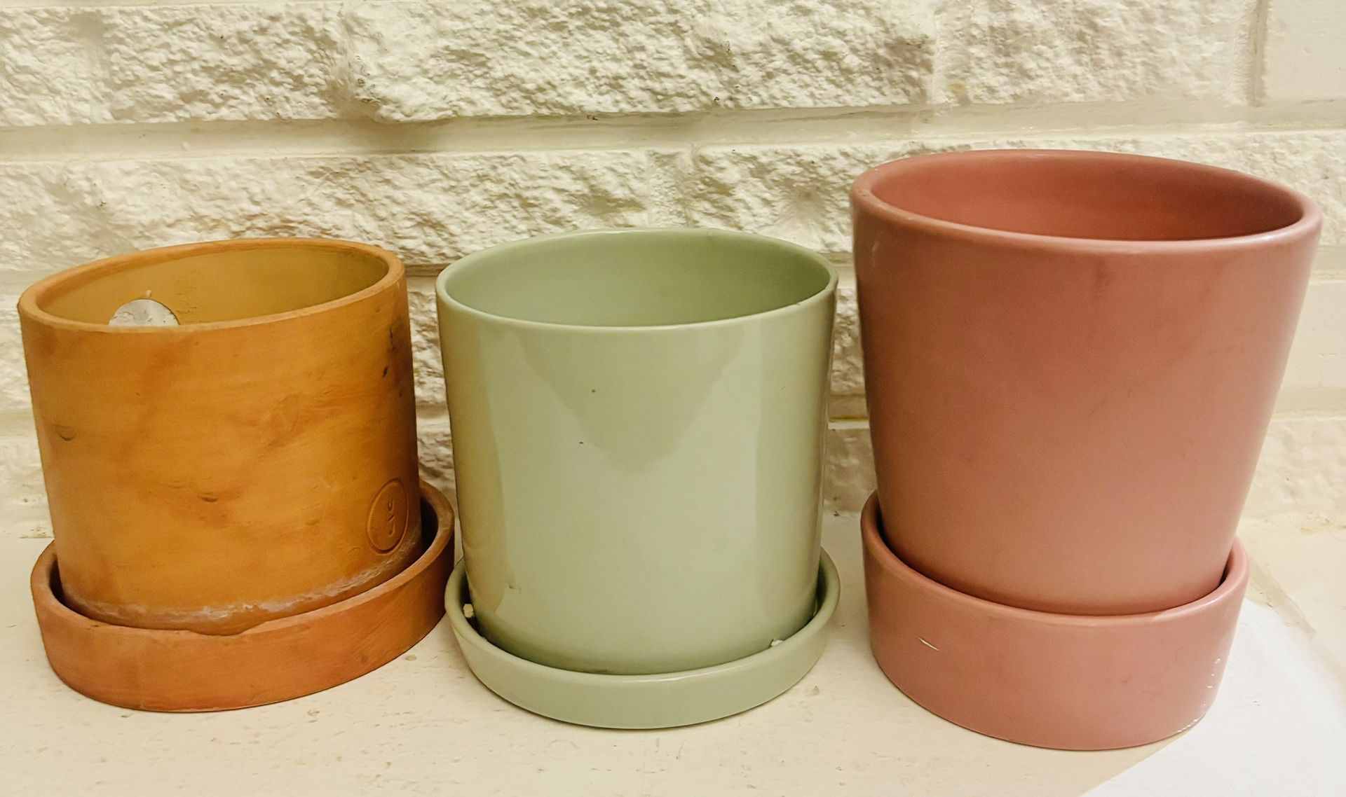 set of three plant pots 7"x6"