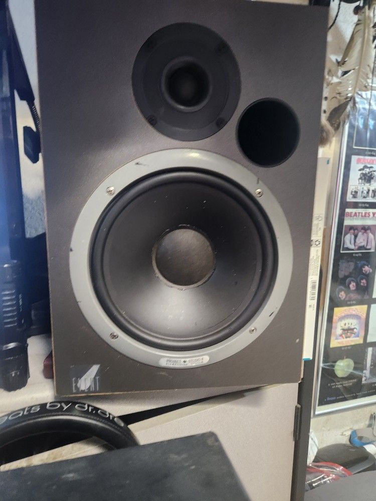 Event Project Studio 8 Bi-amplified Speakers