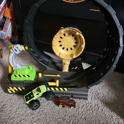 Hot Wheels Monster Truck Epic Loop