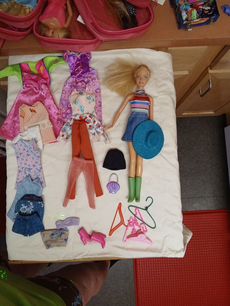 Vintage 1999 Barbie And Clothes