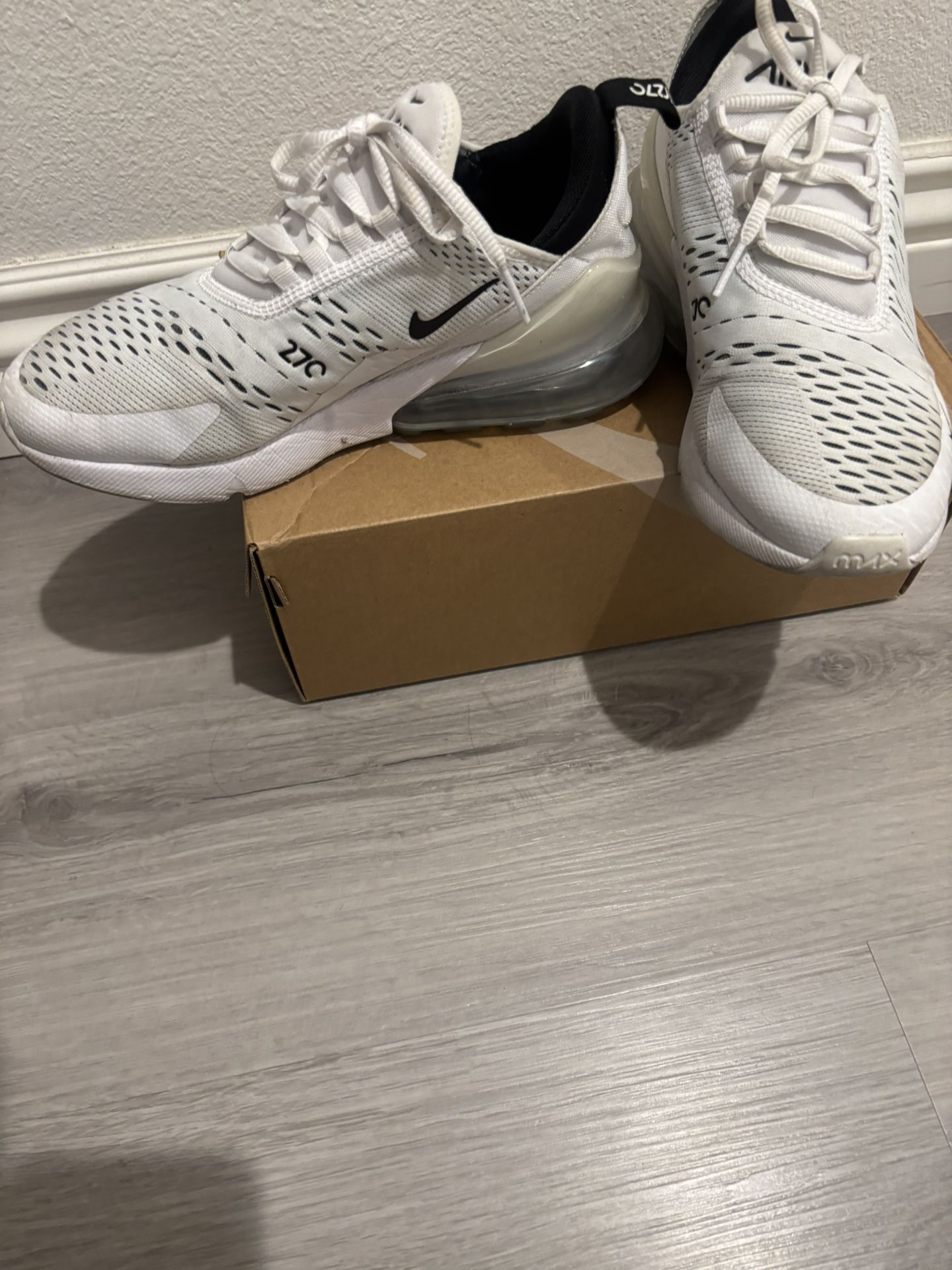 Used Women's Airmax 270