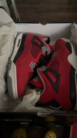 Air Jordan 4 Retro Toro Bravo Sneakers