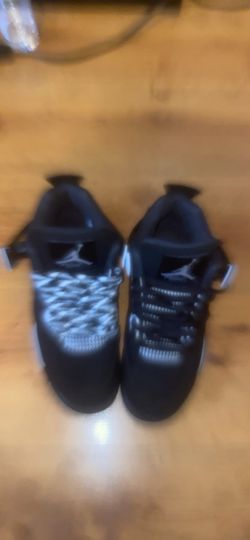 Jordan 4 white thunder