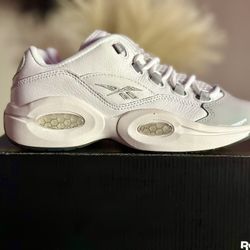 Size 6 - Reebok Question Low White Grey