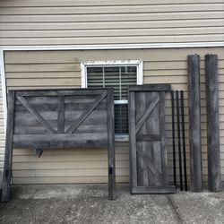 Queen Size Rustic Farmhouse Bed Frame – Gray Wood Finish