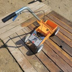 Rust-Oleum striping machine