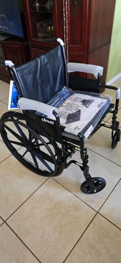 Drive Medical  Silver Sport 2 Folding Wheelchair, Black
Lightweight Folding Wheelchair Features Detachable Desk Arms and Swing Away Footrests New