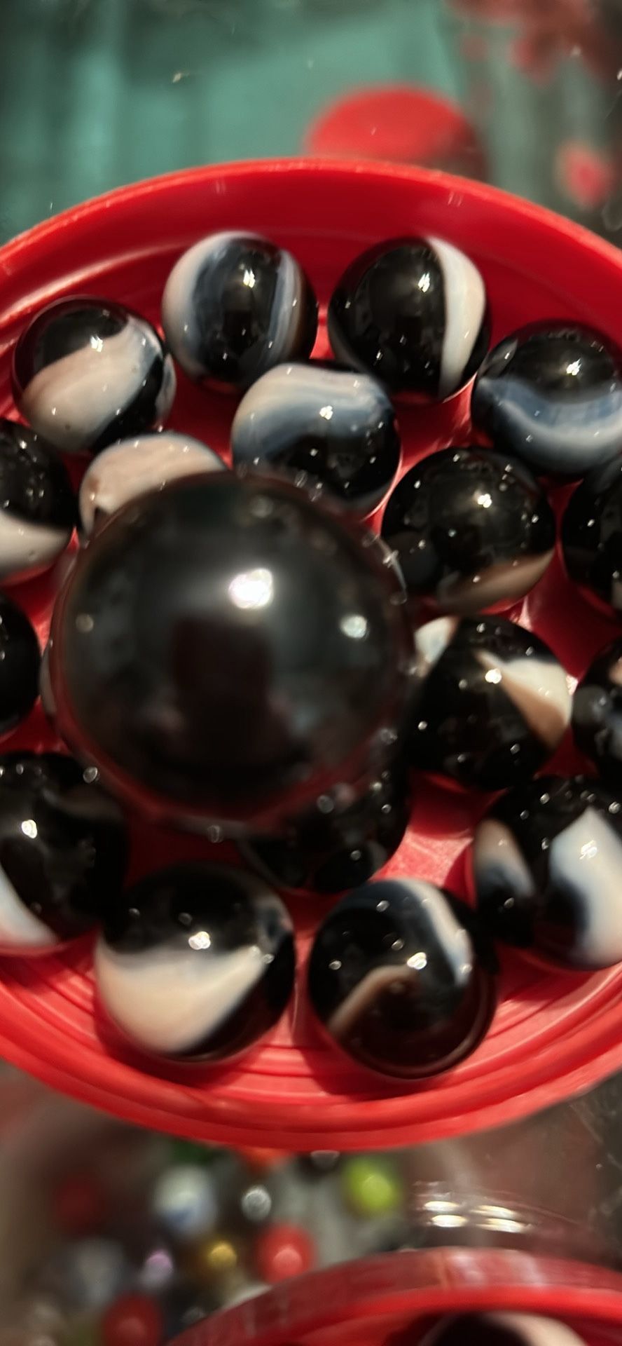 40 marbles Black Including 1 Shooter Vacor Collectible