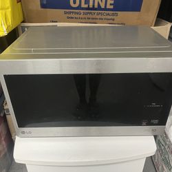LG - NeoChef Microwave 