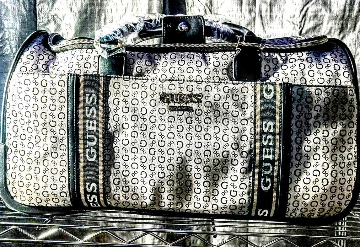 New Guess Wheeled Duffle Bag 