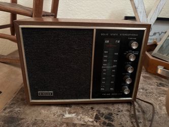 Vintage Radio-Singer Company Model HE-5100