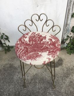 Vanity chair