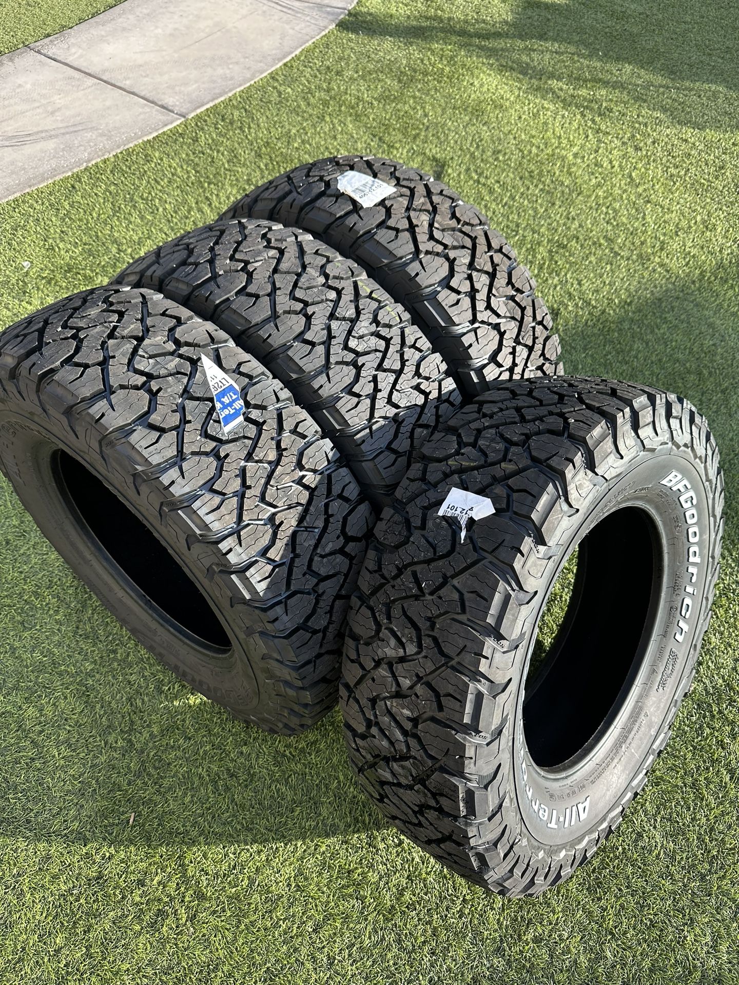 Brand New BFGOODRICH ALL TERRAIN T/A KO3 LT265 /70 R17