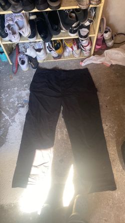 Black Carhart carpenter pants