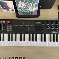 Akai MPK Mini Plus