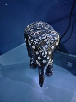 Ivy handcrafted elephant decor