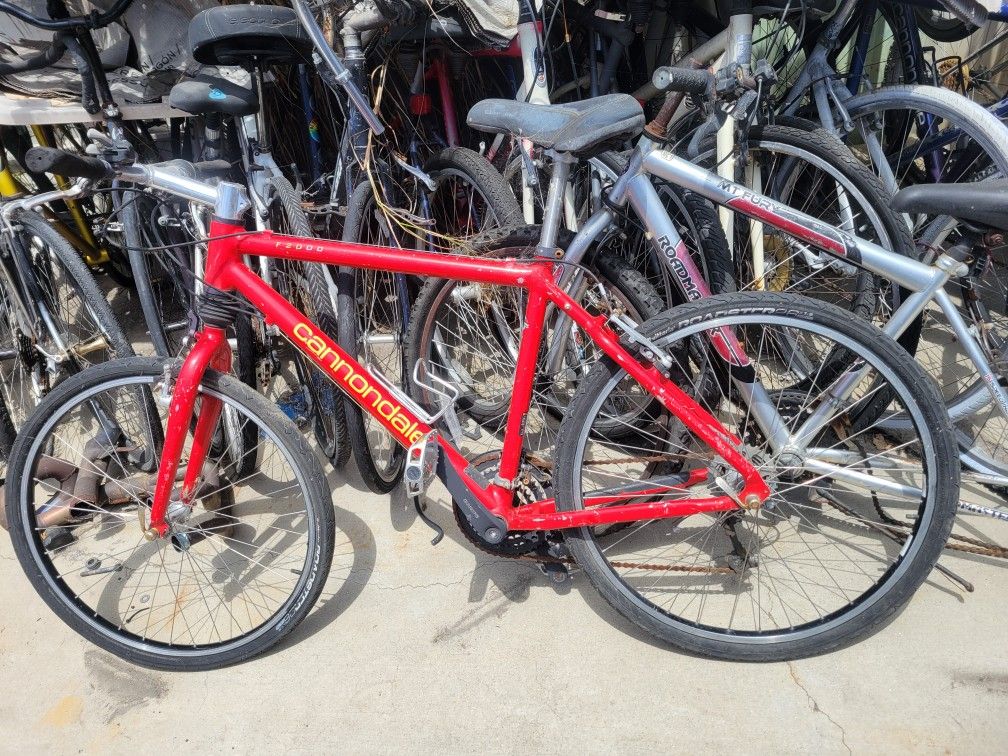 35 Bicycles Giant  Cannondale $1200