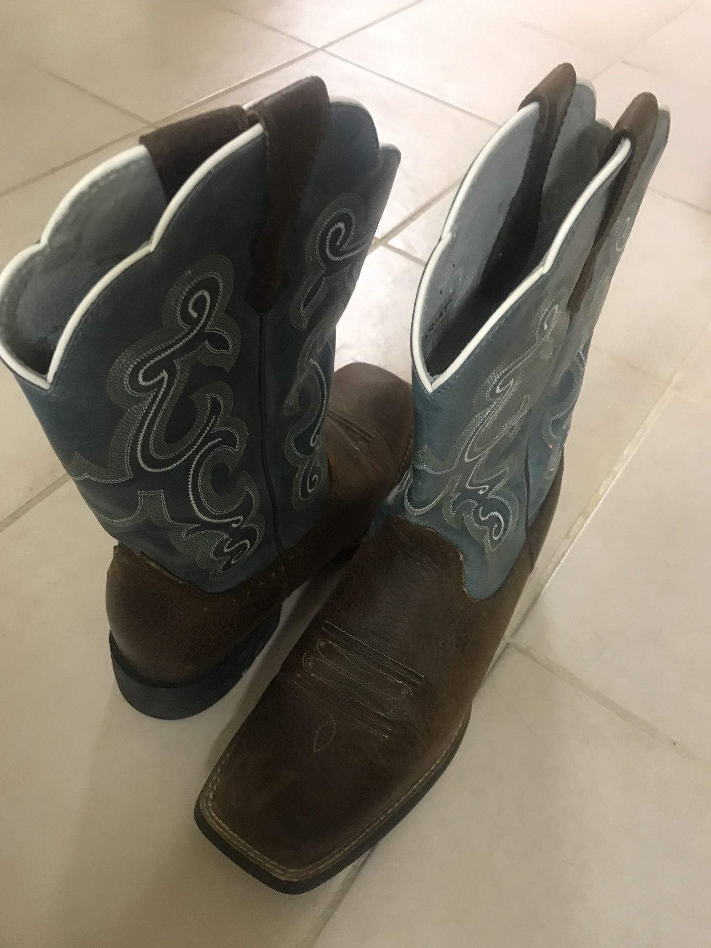 Boot And Shoes 