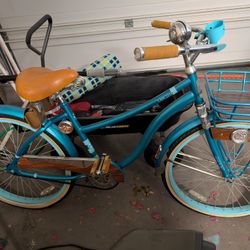 Super Cute Cape Cod Cruiser Bike - Womens