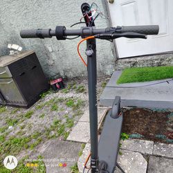 Navee scooter like new it's just need to be reset