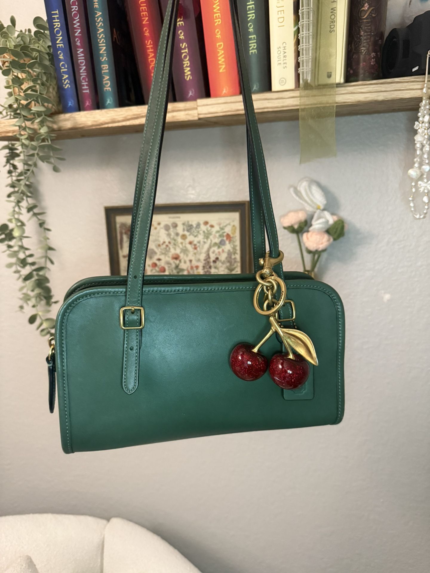 Coach Swing zip Shoulder Bag In Hunter Green