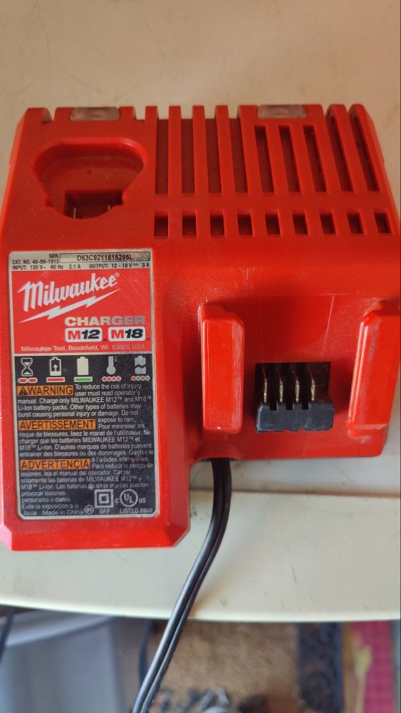 Milwaukee M12 & M18 Rapid Charger 48-59-1812 Dual Charger
