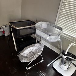 Mom cozy bassinet and bouncer