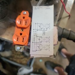 Legrand Pass & Seymour IG6300 orange, isolated ground receptacle