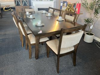 9-piece dining set，$650