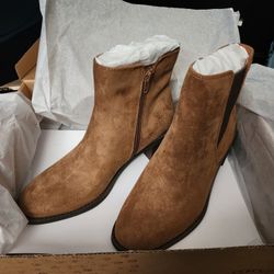 EUROSOFT Hazel Side Zip Bootie- New (Women 7.5)