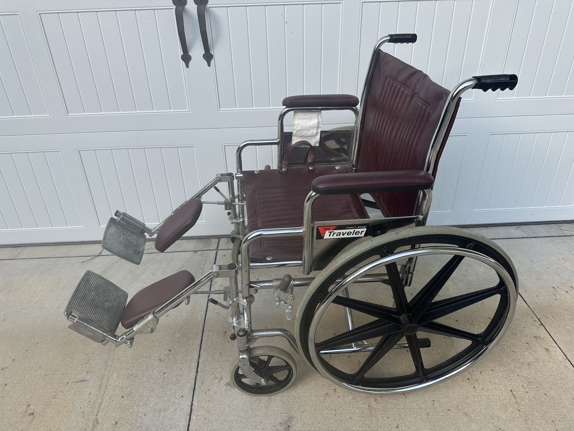Wheelchair: Traveler