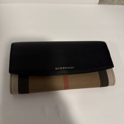 Genuine Burberry Calfskin House Check Porter Continental Women's Wallet Black
