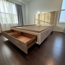 Beautiful Macy’s Queen Storage Bed Set – Bed Frame + Nightstand + Dresser – Modern Wood