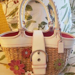 Coach First Edition Vintage Straw Basket Flower Applique Handbag/Tote. Can't Find Anywhere But Here!