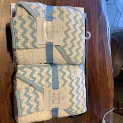 2 NWT Hooded Towels & Washcloths