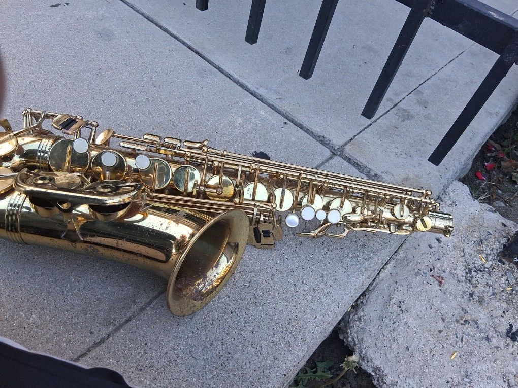 Alpine Woodwinds Inc Saxaphone