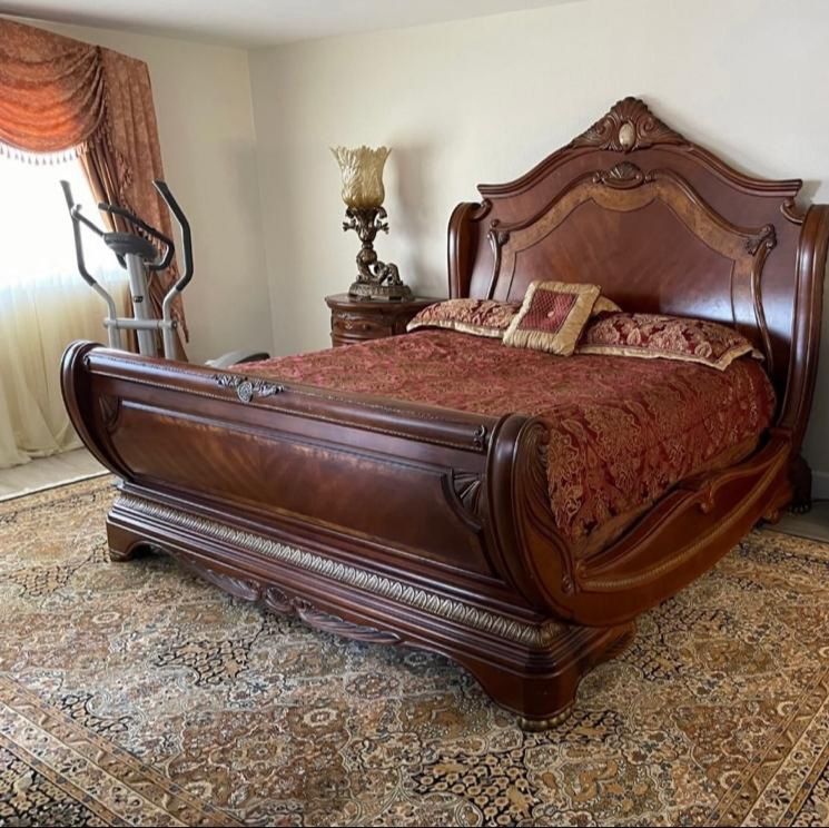 Michael Amini Cortina Bedroom Set