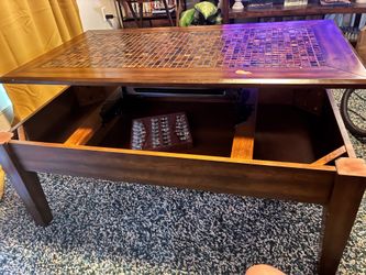 Tv stand + coffee table w/ lift top