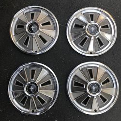 Mustang Wheel Covers