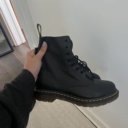 Dr. Martens 1460 Women Boots - Black - Size 9