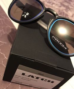 Latch Oakley Sunglasses