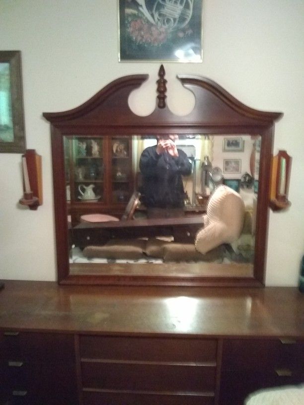 Bassett Furniture: Large Solid Wood Dresser Mirror.