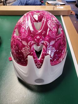 BELL GIRLS BIKE HELMET