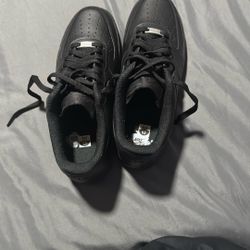 black air force 1’s