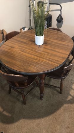 Table+ 4 chairs