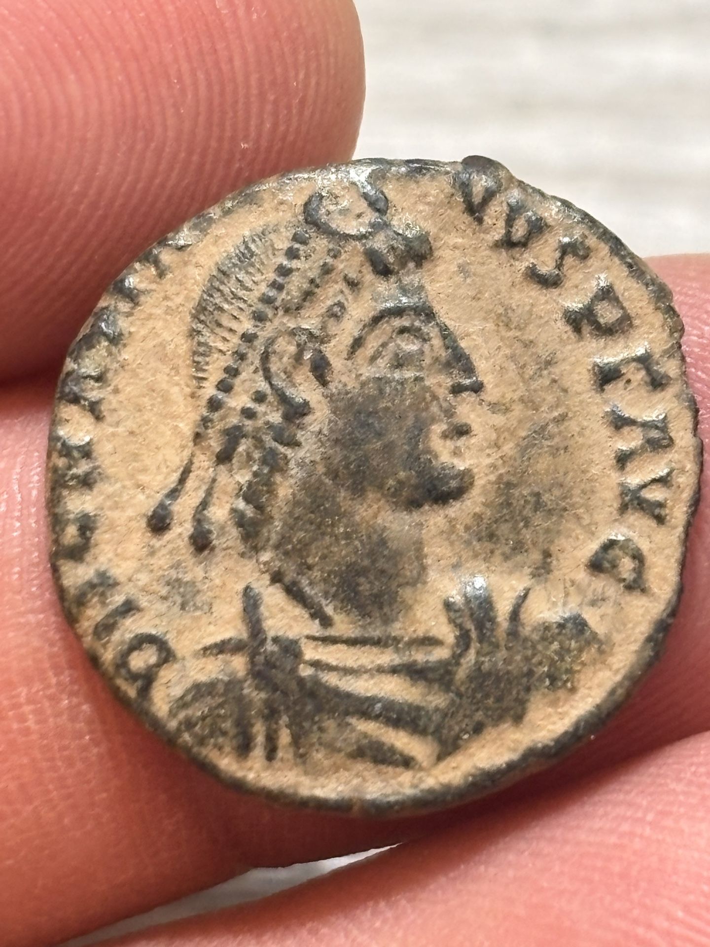 RIC IX Arelate 20A, Gratian, AE2 Follis