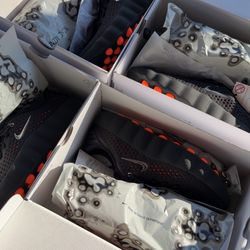 Nike Mind Men Slide 002 ‘ Black Hyper Crimson  ‘ 🧠