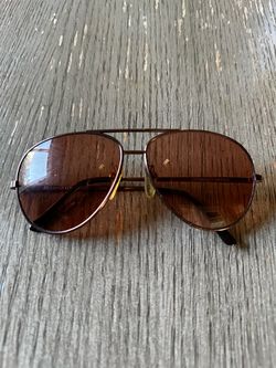 The product is a pair of vintage US Army military field telephone sets, specifically the TA-1/PT model used during the Vietnam conflict. These origina